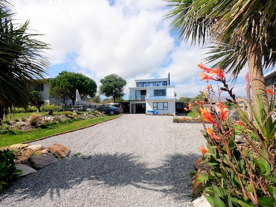 Gallery - Carters Beach Holiday Studios