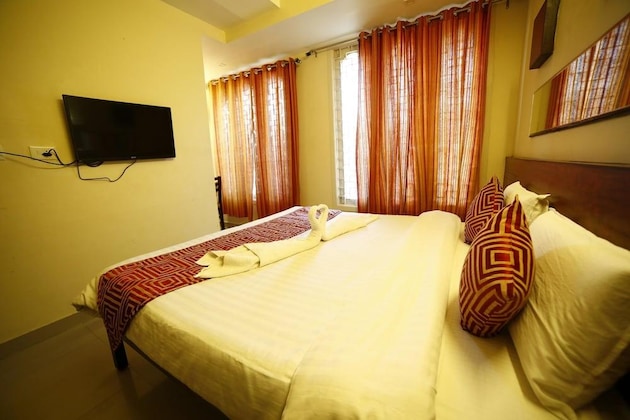 Gallery - Oyo 1456 Hotel Raj Classic Inn