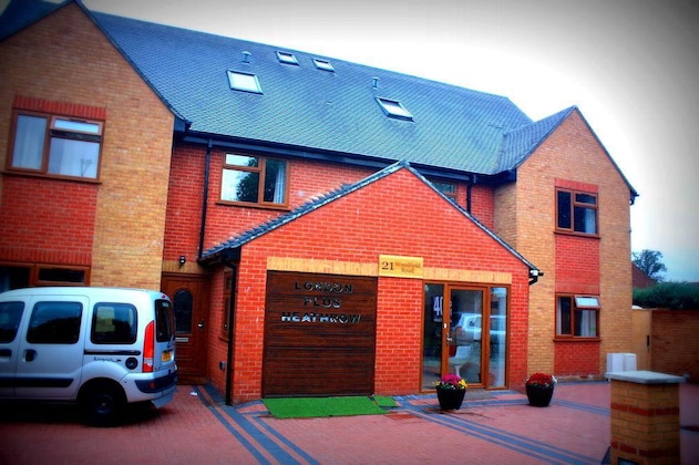 Gallery - Heathrow Traveller B&B