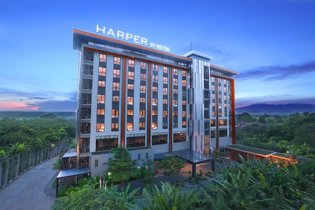 Gallery - Harper Purwakarta By Aston