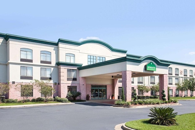 Gallery - Holiday Inn Express & Suites Mobile – I-65