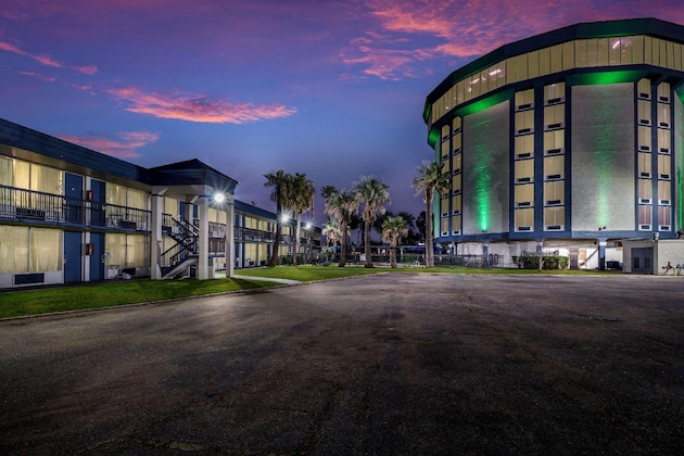 Gallery - Quality Inn Pasadena