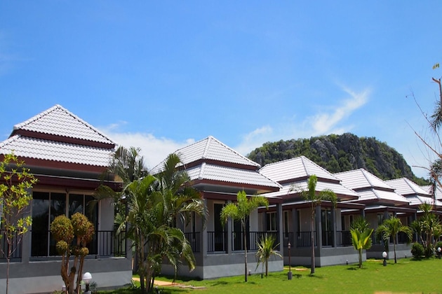 Gallery - K.P. Mountain Beach