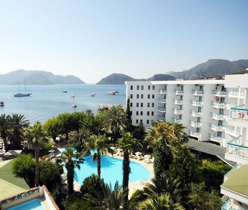 Gallery - Tropical Beach Hotel