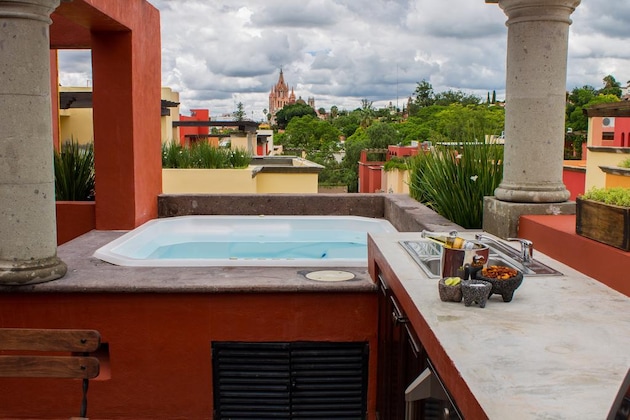 Gallery - Rosewood Private Residence # 9