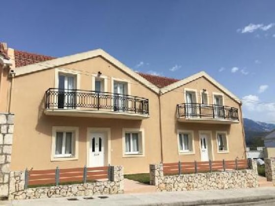 Gallery - Helianthus Apartments