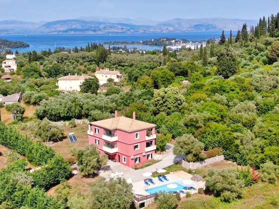 Gallery - Home 5 Camere, Kira Chrisikou