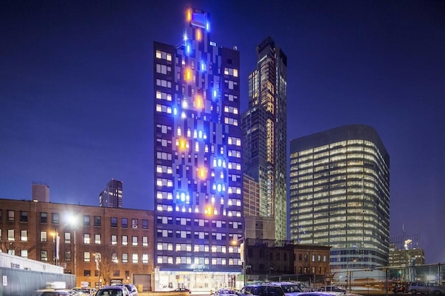 Gallery - Aloft Long Island City - Manhattan View