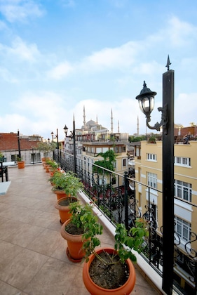 Gallery - Side Hotel