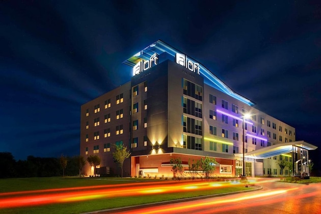 Gallery - Aloft Wichita