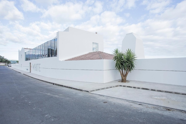 Gallery - White Exclusive Suite & Villas