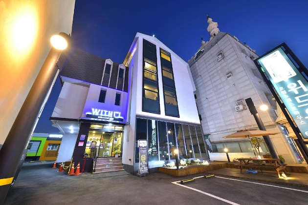 Gallery - With U Hotel & Guesthouse