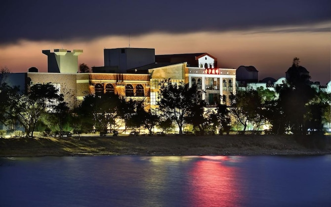 Gallery - Jinsa Lakeside View Hotel