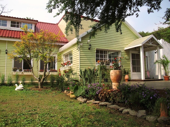 Gallery - Prado Hill Holiday