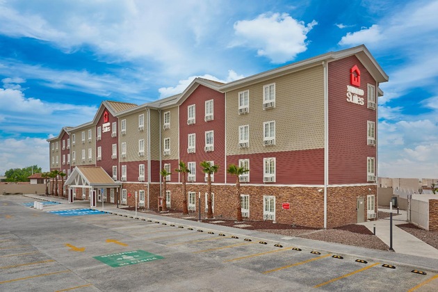 Gallery - Extended Suites Tijuana Macroplaza
