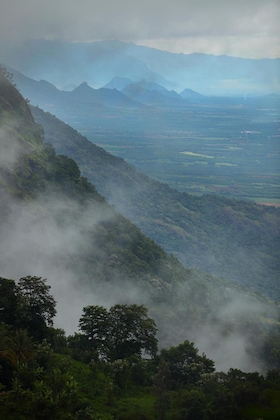 Gallery - Hills & Hues