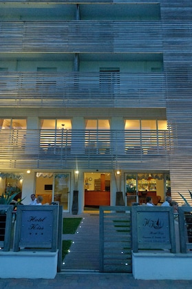 Gallery - Kiss Beachfront Hotel & Restaurant