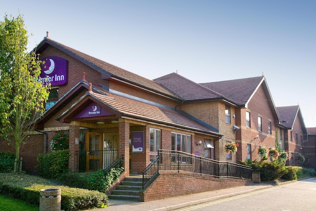 Gallery - Premier Inn Colchester (A12)