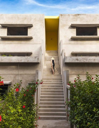 Gallery - Hix Island House