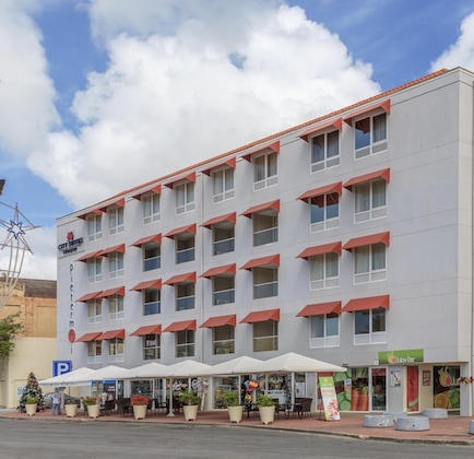 Gallery - Majestic City Suites & Beach Hotel