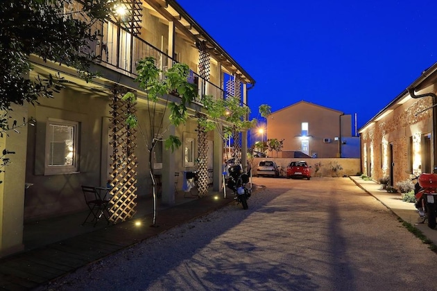 Gallery - Guverna New City Accommodation