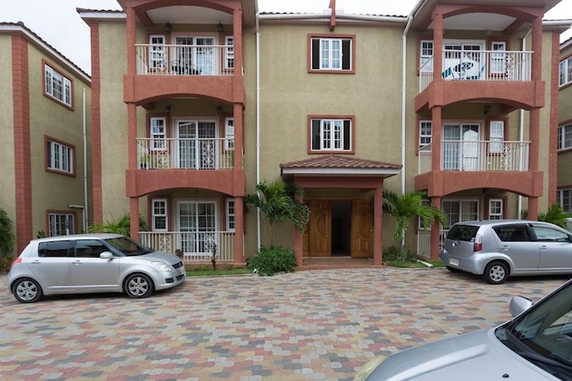 Gallery - New Kingston Guest Apt At Fairway