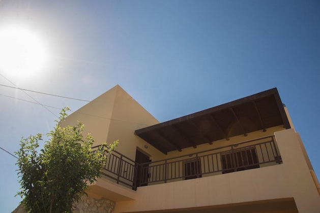 Gallery - Angelica-Sea & Mountain View At A Sunny Retreat