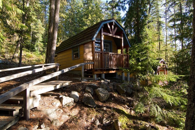 Gallery - Halcyon Hot Springs Resort