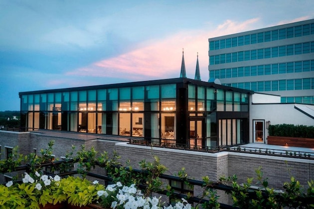 Gallery - Perry Lane Hotel, A Luxury Collection Hotel, Savannah