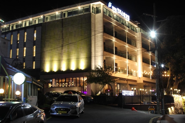 Gallery - Cheonjiyeon Crystal Hotel