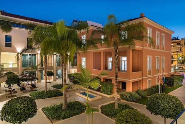 Gallery - Trianon Luxury Apartments & Suites
