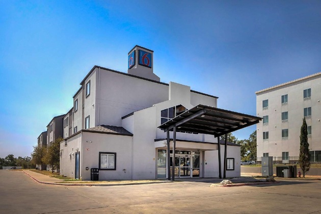 Gallery - Motel 6 Cedar Park, Tx