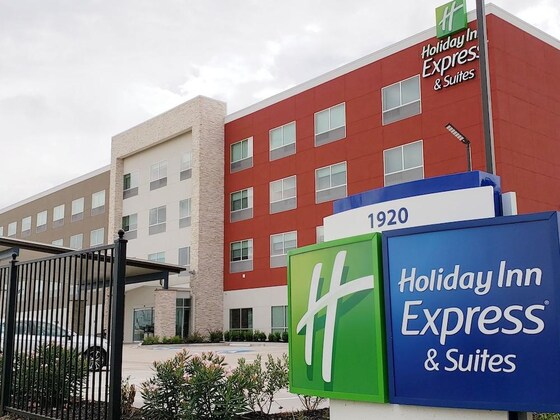 Gallery - Holiday Inn Express & Suites Houston Iah - Beltway 8, An Ihg Hotel