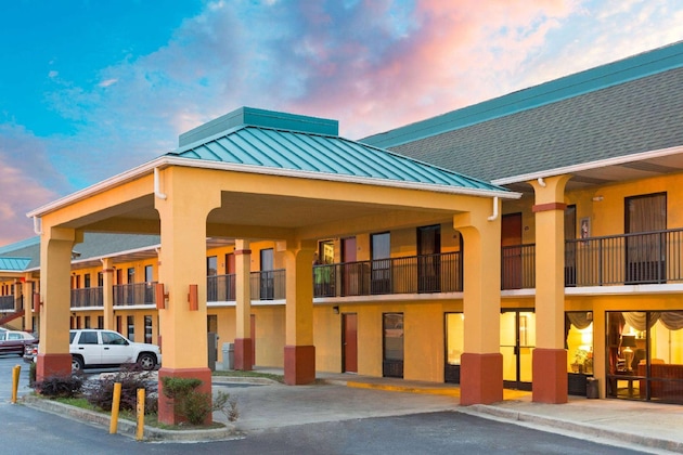 Gallery - Super 8 By Wyndham Orangeburg