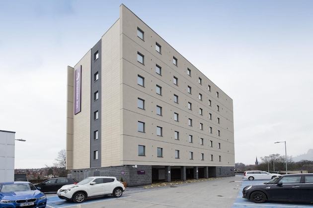 Gallery - Premier Inn Leeds Headingley