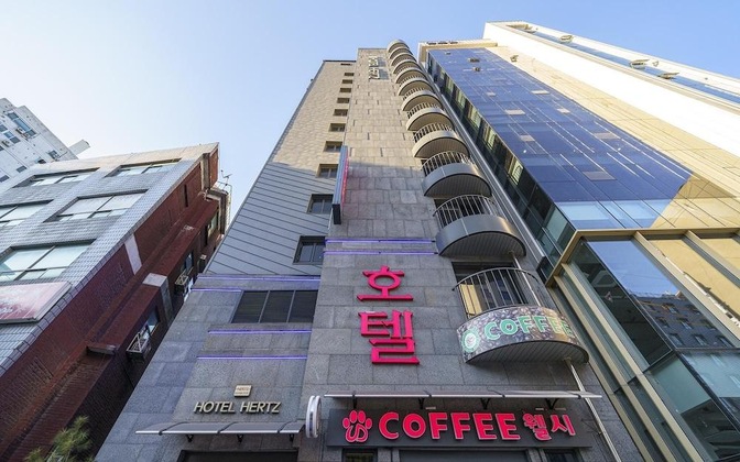 Gallery - Hertz Hotel