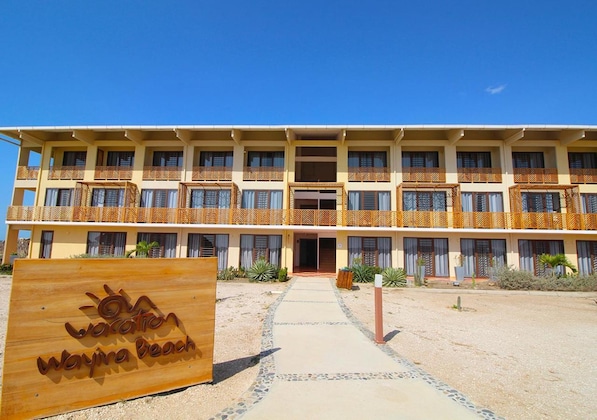 Gallery - Hotel Wayira Beach By On Vacation