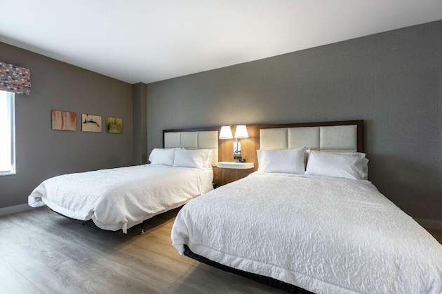 Gallery - Hampton Inn & Suites By Hilton Charlottetown, Pei