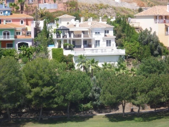 Gallery - Great Villa - Heated Pool & Sauna