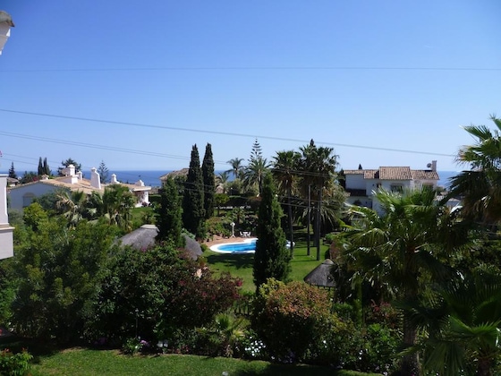 Gallery - Luxury Villa With Pool & Jacuzzi