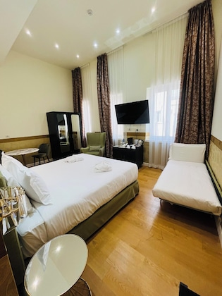 Gallery - The Talent Hotel