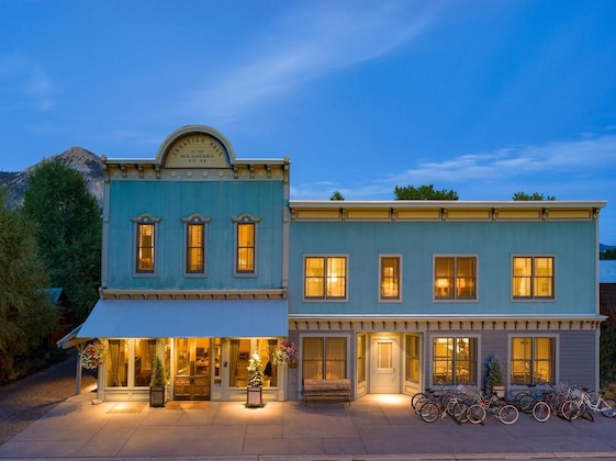 Gallery - Eleven Scarp Ridge Lodge