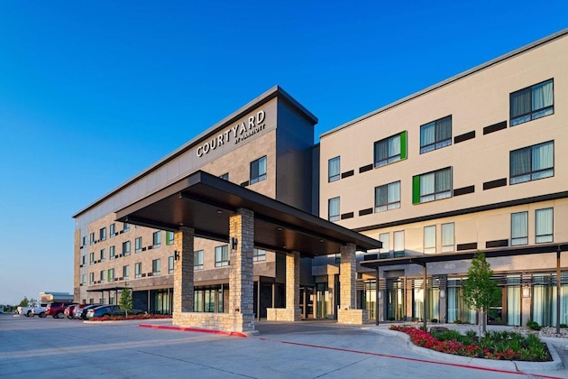 Gallery - Courtyard By Marriott Dallas Grand Prairie