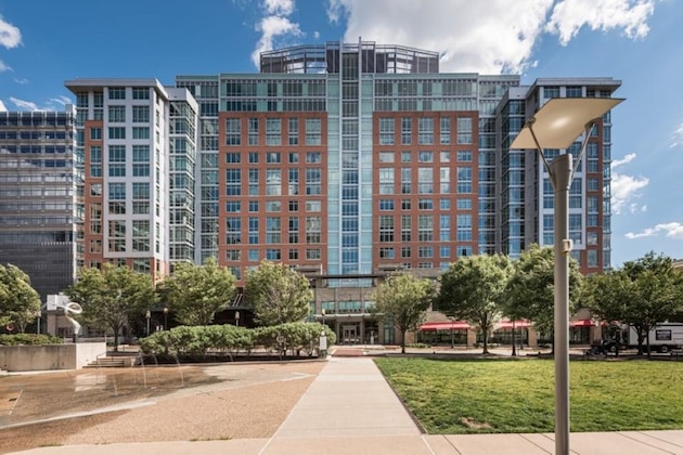 Gallery - The Avant At Reston Town Center