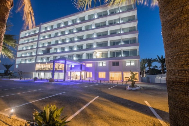 Gallery - Bohemian Gardens Hotel