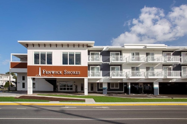 Gallery - Fenwick Shores, Tapestry Collection By Hilton