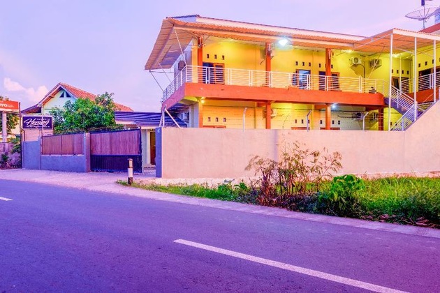 Gallery - Oyo 2450 Hening Homestay
