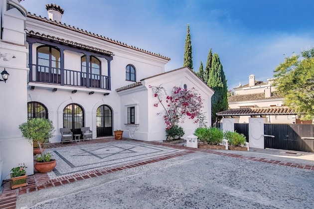 Gallery - Super Villa Near Beach With Heated Pool