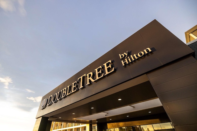 Gallery - Doubletree By Hilton Calgary North
