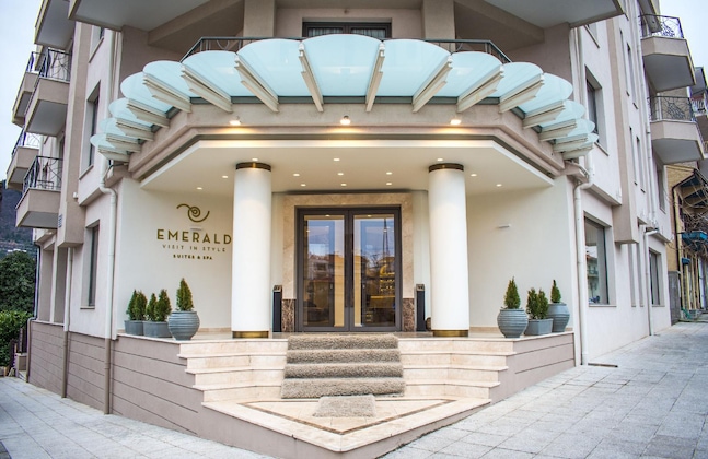 Gallery - Emerald Suites